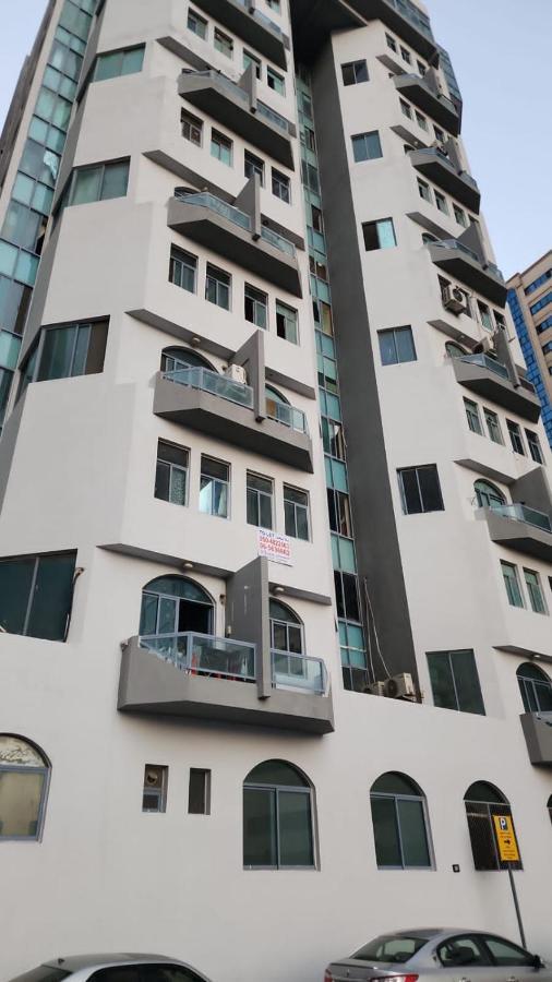 샤르자 Gulf Building In Front Of Al Noor Mosque 아파트 외부 사진